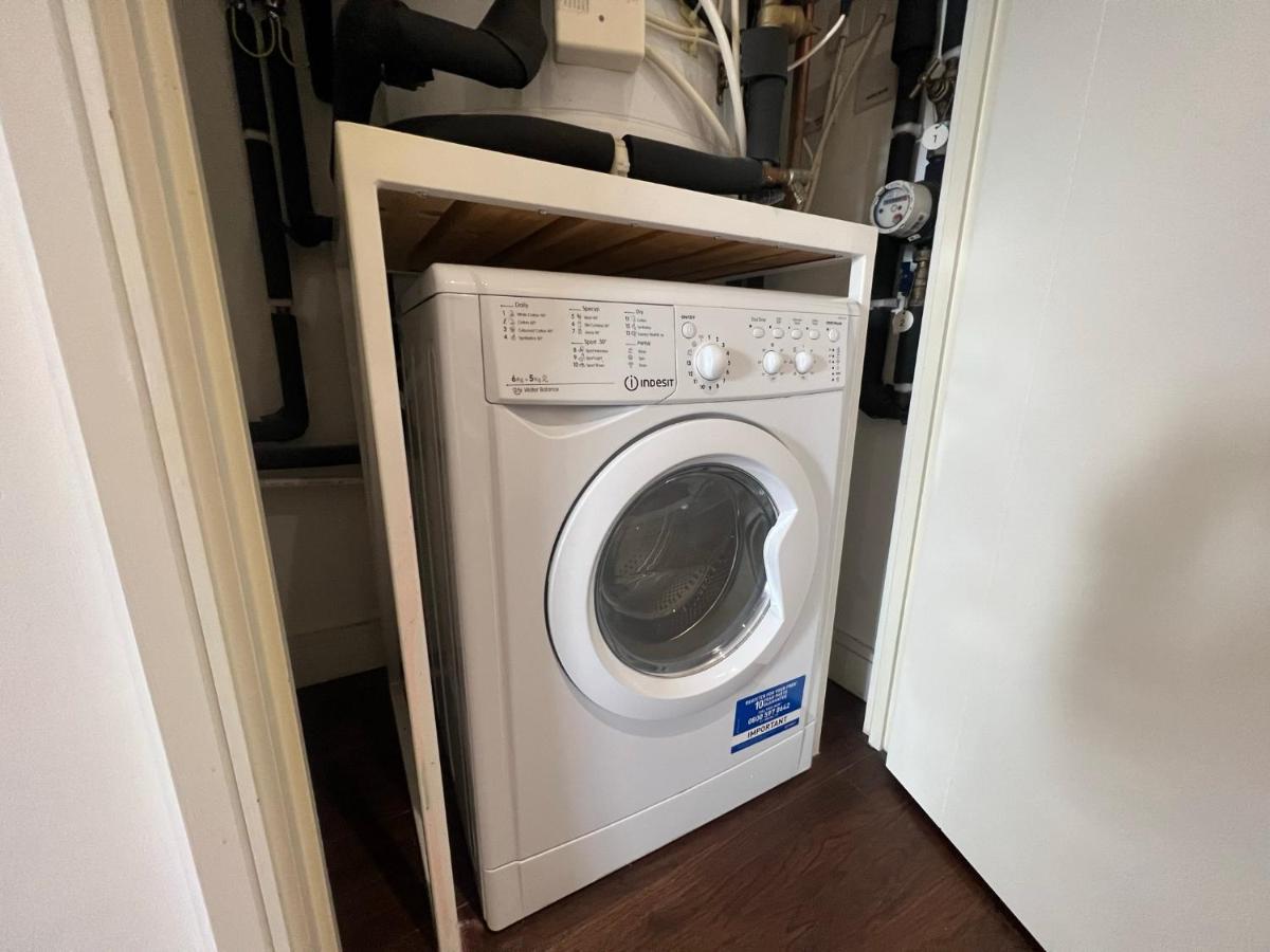 לונדון Modern 2Br 2Ba Apt Wparking Sleeps 6 Comfortably מראה חיצוני תמונה